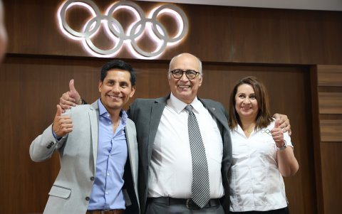 La lista encabezada por Jorge Delgado (c) y Jefferson Pérez (i) ganaron las elecciones presidenciales del COE para el período 2025-2029.