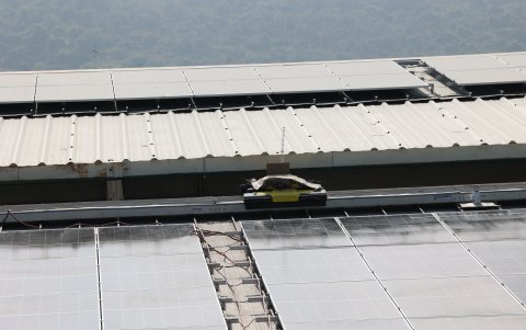 Robot diseñado para la limpieza de los paneles