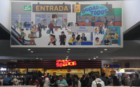 Son 4 murales realizados por Daniela que están distribuidos entre el 2do y 3er piso del Terminal