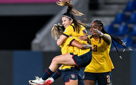 Emily Arias delantera de Ecuador en plena celebración de uno de sus goles en la Copa América.