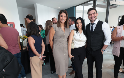 Priscila Ortega, Valentina Niebla y Carlos Scavone.