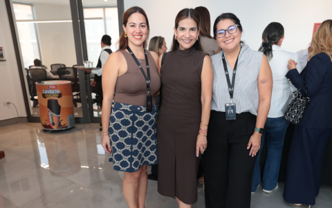 Gabriela Baquerizo, Glaucia Ramírez y Lisette Quirola.