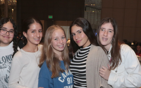 Camila Peñaherrera, Ana Victoria Pinoargote, Alejandra Holzapfel, Victoria Valero y Diana Carrera.
