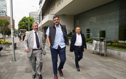 Un juez resolvió llamar a juicio a 22 procesados, entre ellos el alcalde de Guayaquil, Aquiles Álvarez.