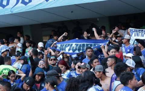 La hinchada de Emelec celebró la victoria.