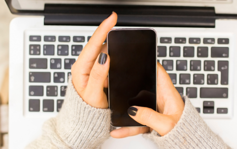 Para realizar una grabación no se requiere autorización judicial siempre y cuando quien graba es parte de la conversación o del hecho