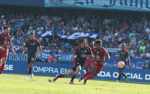 Emelec está en la décima posiciones de la tabla de posiciones de la LigaPro Ecuabet 2025.