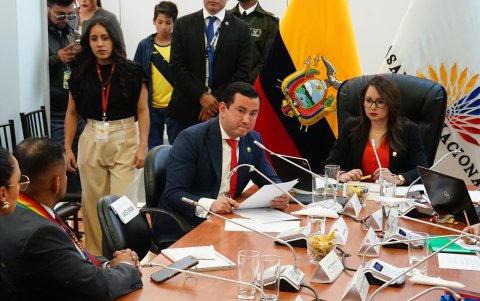 El presidente de la Comisión de Fiscalización Ferdinan Álvarez (ADN) usó una anterior sesión de la comisión para sus descargos contra Xavir Jordán.