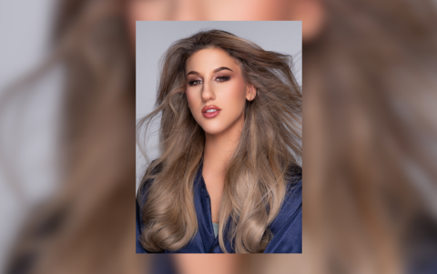 Artista y madre que florece con propósito desde la maternidad.