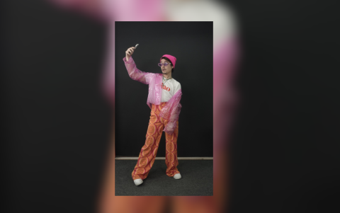 Adrián Avilés, actor y comunicador, usa sus plataformas para hablar de salud emocional, autenticidad y diversidad