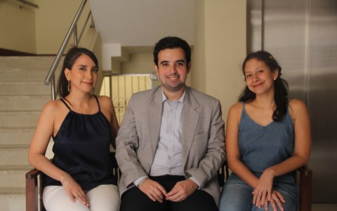 En las calles vibrantes de Guayaquil una nueva generación de jóvenes está reescribiendo la narrativa de la ciudad.