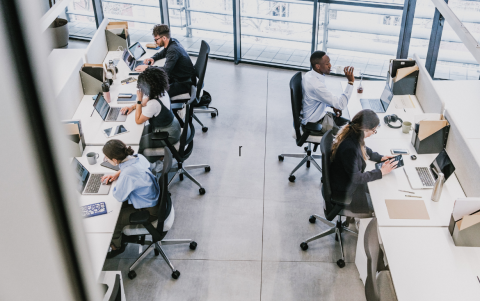 Trabajadores que laboren en feriado tienen derecho a pago adicional, según la ley.