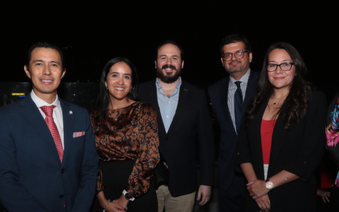 Weldyn Quezada, María José Cucalón, Antonio Pazmiño, Gonzalo Cucalón y Pamela Pino.