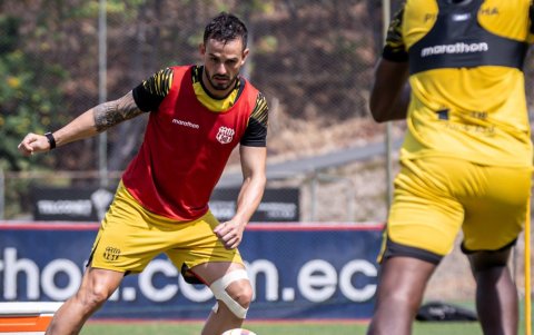 Octavio Rivero delantero uruguayo del Barcelona SC.