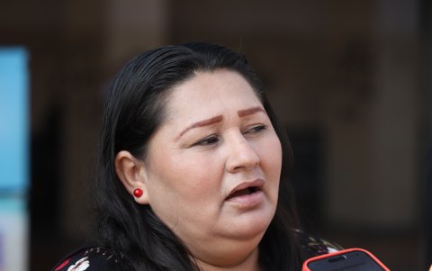 Liliana, madre de una paciente, denunció maltratos y carencias en los hospitales públicos