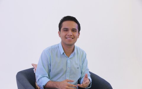 Jorge Quintana dirige el grupo de juventudes del movimiento ADN en Guayas.