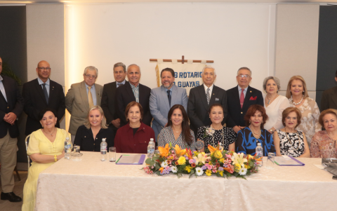 Durante el evento, Patricia Salvador de Dossman, presidenta saliente, presentó su informe de labores y tomó el juramento a la nueva presidenta, Ana Duque Cevallos.