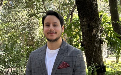 Rafael Urquizo Romero es el jefe de Marketing y Ventas de la empresa Carbono Neutral.