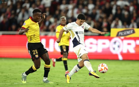 Barcelona cayó 3-1 ante Liga de Quito en el estadio Rodrigo Paz en el primer duelo del 2025.