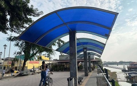 Malecón. Los juegos rotos, plantas secas, y la falta de sombra y bancas resumen el abandono que viven varios parques de Babahoyo.