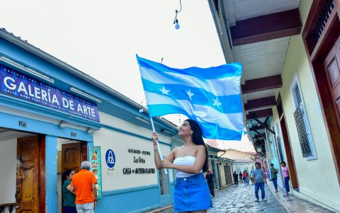 El orgullo por la ciudad persiste, incluso entre quienes temen salir o han visto cambiar por completo su barrio.