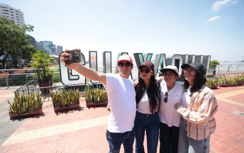 Para muchos, amar a Guayaquil hoy es un acto de resistencia frente al miedo, la decepción y el desencanto político.