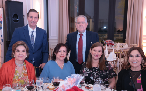 Emilio Ginatta, Carlos Mayo, Corina de Ginatta, Elsa Zevallos, Jessica de Mayo y Pili de Mayo.