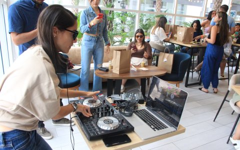 El auge de este tipo de eventos también se conecta con la expansión de comunidades urbanas que buscan conexión.