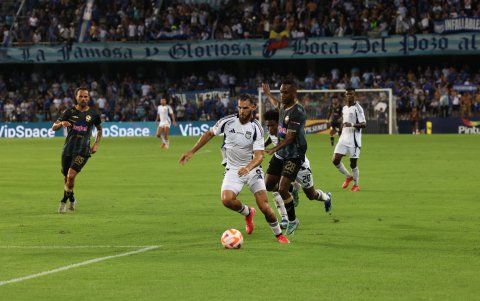 Facundo Castelli aseguró que desea continuar en Emelec.