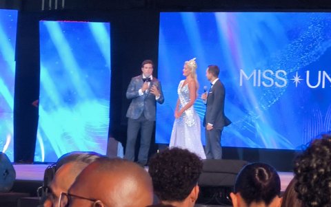 Victoria Kjaer, Danilo Carrera y Eduardo Andrade compartieron un momento especial tras la competencia.