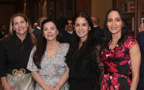 Margarita Ycaza de Ortega, Analy Apolinario de Loffredo, Karina Soriano de McCabe y Lorena Pinto de San Miguel.