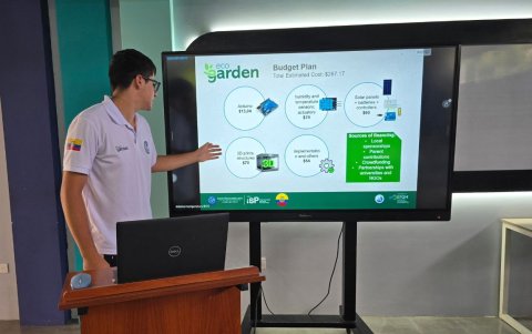 El Liceo Panamericano lleva a 13 de sus estudiantes a Japón para presentar proyectos de robótica sostenible.