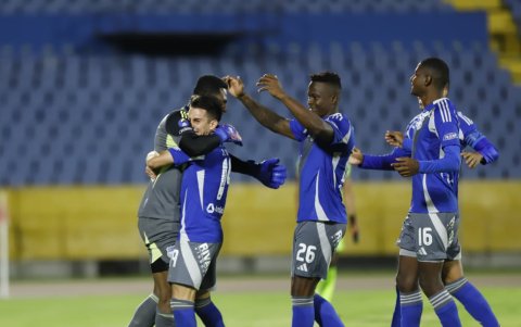 Toda la celebración con Pedro Ortiz del Emelec al clasificar a octavos de final de la Copa Ecuador.