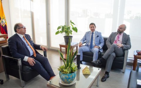 De izquierda a derecha: el juez Fabian Fabara, el director de la Judicatura de Pichincha Henry Gaibor, y el presidente del Consejo de la Judicatura Mario Godoy.