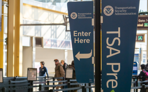 Servicos como el TSA PreCheck seguirán en funcionamiento