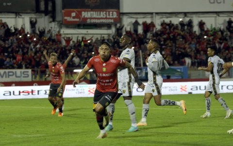 Deportivo Cuenca busca avanzar en la Copa Ecuador 2025.