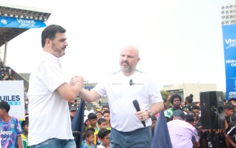 El alcalde Aquiles Álvarez y Miguel Ángel Loor, presidente de LigaPro