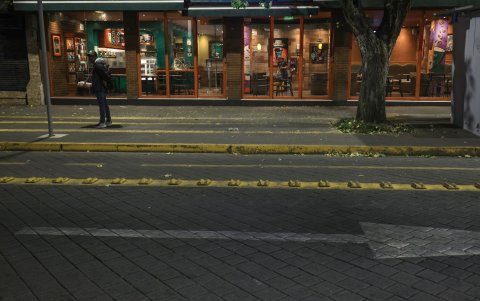 Locales vacíos y calles abandonadas es el nuevo panorama de La Mariscal.
