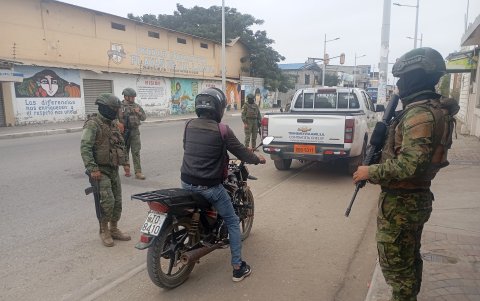 Autoridades reportaron la desinstalación de alrededor de 60 cámaras irregulares en Manta y Portoviejo.