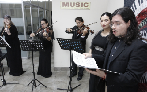 Concierto con una ovación compartida, reflejo del talento colectivo y la pasión que marcaron esta jornada de música clásica en Guayaquil.