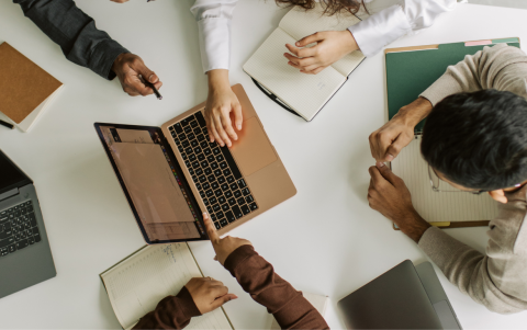 Referencial. Pasantías remuneradas en instituciones públicas.