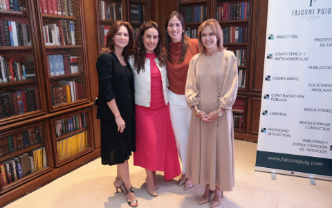 Priscilla Falconi Avellán, Nur Cristiani, Johanna Mera y Alexandra Stewart.