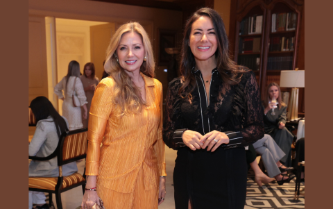 Martha González y Cristina Páez.