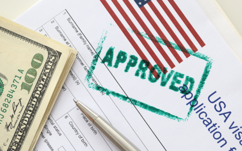 Solicitantes de países con altos índices de permanencia ilegal deberán demostrar solvencia económica mediante un depósito reembolsable.