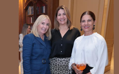 Elizabeth Landes, Johanna Peralta y Viveka Bohman.