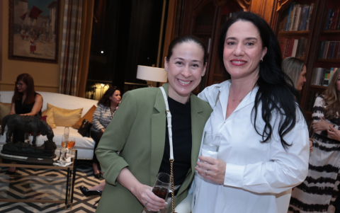 Cristina Villacrés y Diana Spurrier.