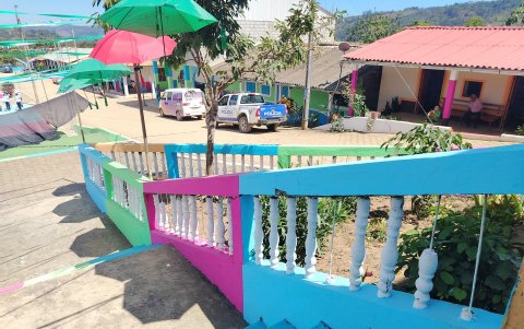 Las coloridas calles de El Arenal.