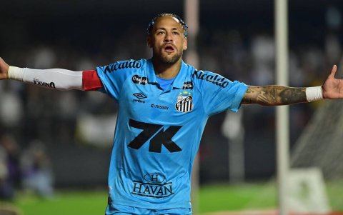 Neymar milita en Santos.