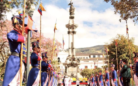 Feriado por el Primer Grito de Independencia será el lunes 11 de agosto de 2026, ofreciendo un fin de semana largo para conmemorar la historia y fomentar el turismo en Ecuador.
