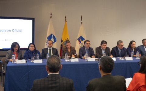 La Corte Constitucional otorgó medidas cautelares respecto a una transitoria de la Ley de Integridad Pública, hasta decidir si la norma es inconstitucional o no.